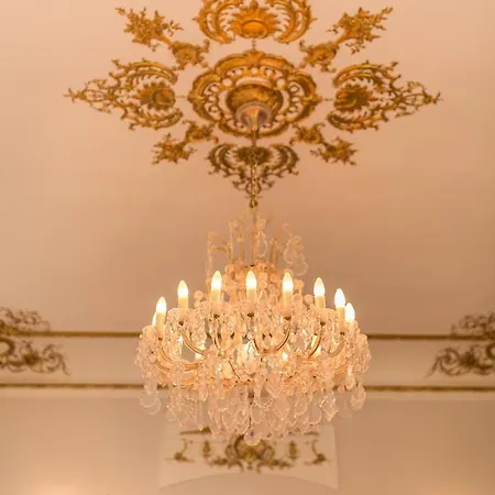Chateau De La Brillanne 招待所 2*